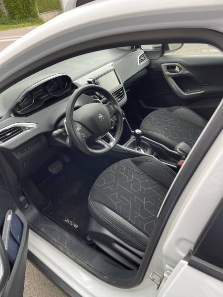 Acheter un Peugeot 2008, ETG5, 82ch à Le Neubourg porche de Louviers.