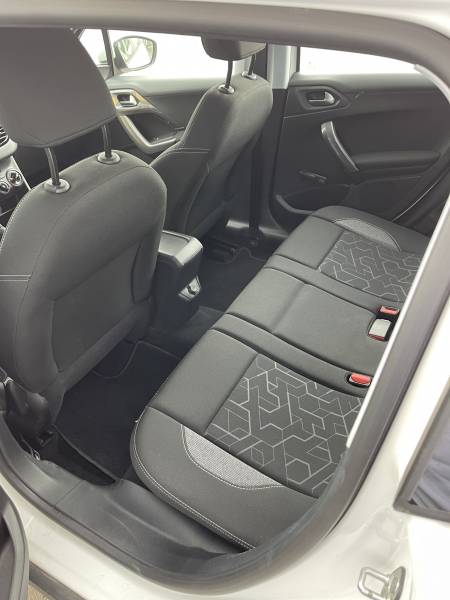 Acheter un Peugeot 2008, ETG5, 82ch à Le Neubourg porche de Louviers.