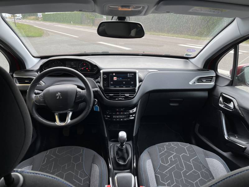 Acheter un Peugeot 2008, Signature, 110ch à Le Neubourg porche de Louviers.