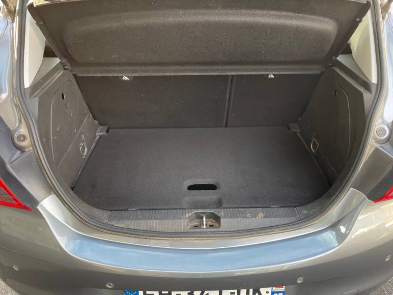 Opel Corsa Essence 90ch Play